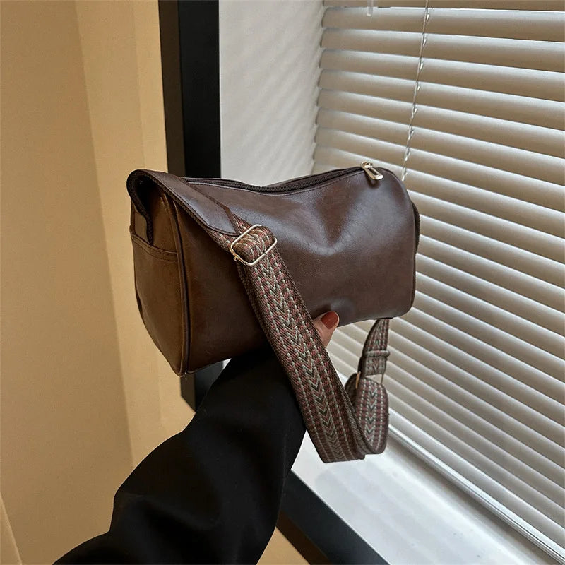 Stylish Vintage PU Leather Boston Handbag - Trendy Crossbody Design