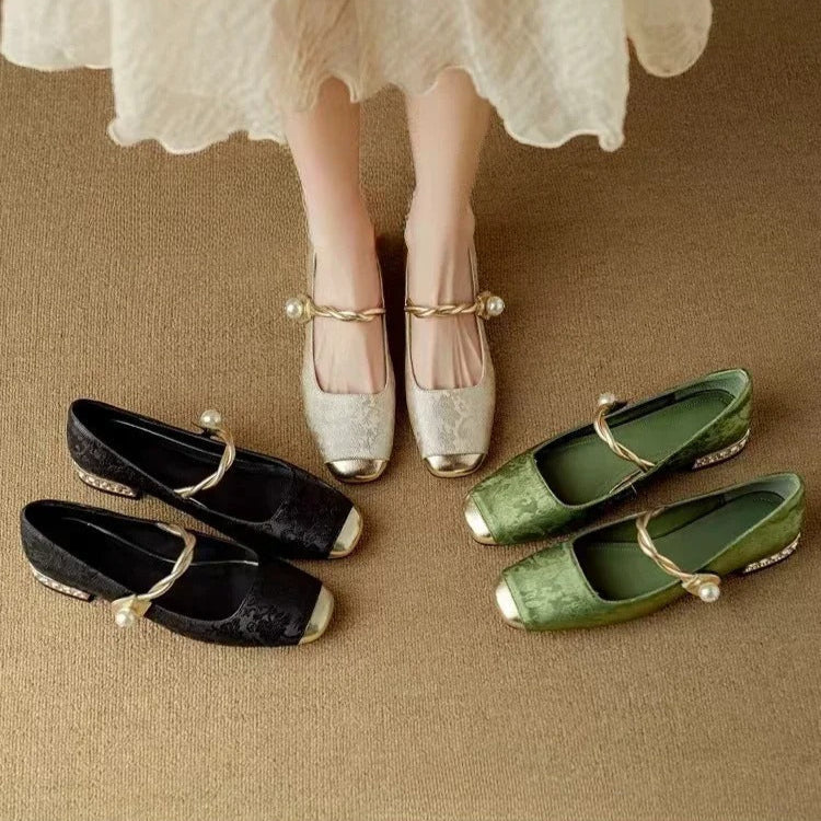 Emmie Pumps