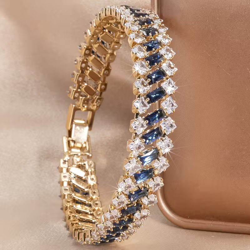 Elegant Emerald Gold Luxe Bracelet